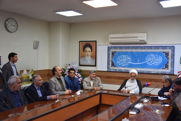 رئیس اتاق کرمانشاه خواستار حمایت نماینده ولی فقیه در کرمانشاه از فعالین بخش خصوصی برای پیش&zwnj;برد اهداف اقتصادی استان شد.