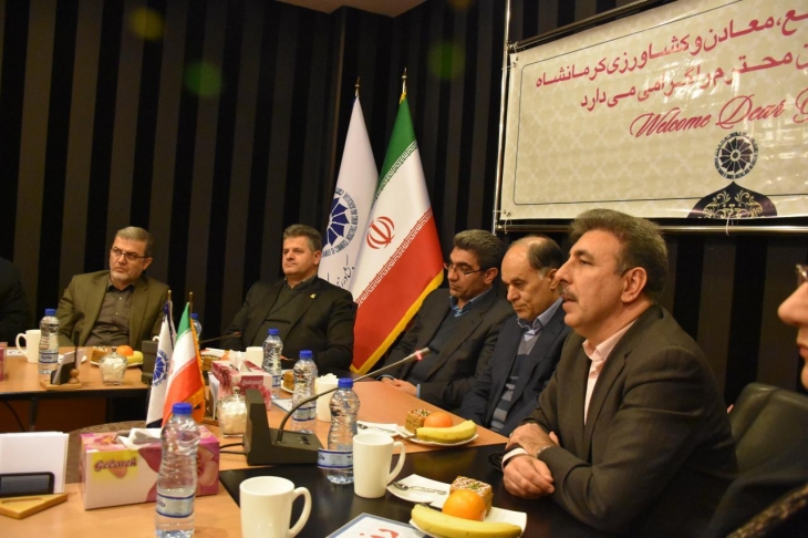رئیس سازمان فنی و حرفه&zwnj;ای  کشور در دیدار با فعالان اقتصادی کرمانشاه: اتاق&zwnj;های بازرگانی مجلس دوم کشور هستند