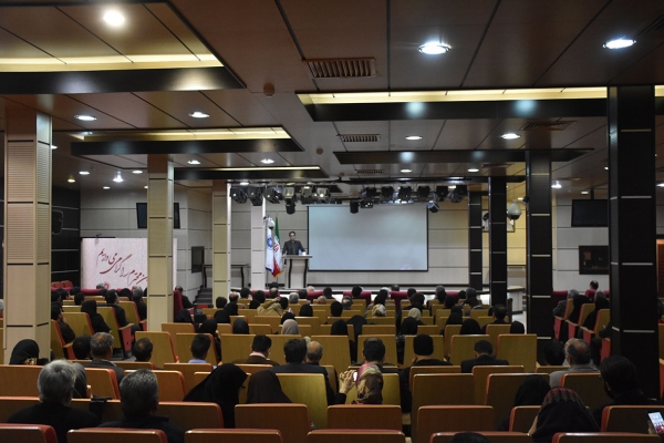 همایش زعفران کاران استان کرمانشاه