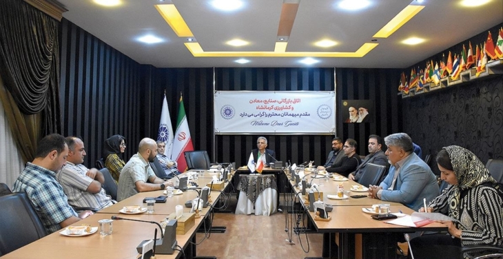 نشست کمیسیون گردشگری و صنایع&zwnj;دستی اتاق بازرگانی کرمانشاه با محوریت توسعه صادرات و بازاریابی بازارهای منطقه&zwnj;ای برگزار شد
